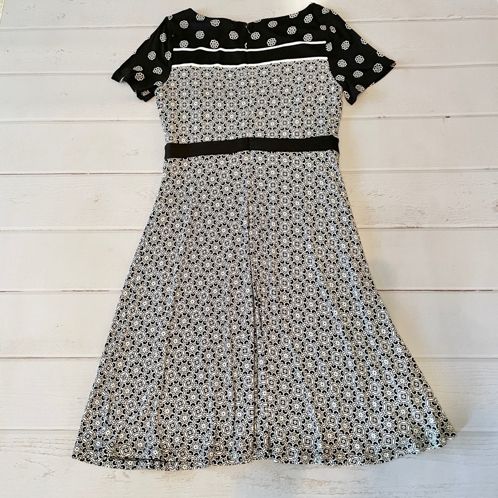 NWT - Ann Taylor LOFT - Women’s Black & White Dress - Size 8